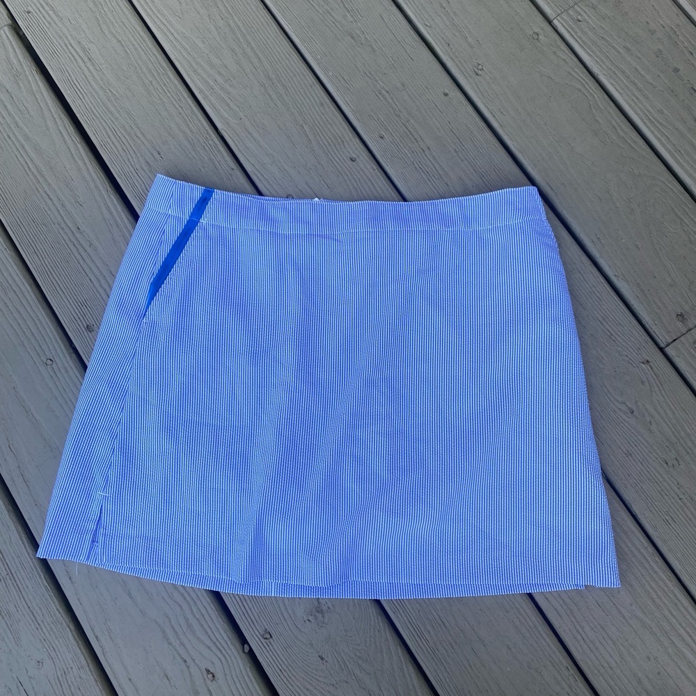 Lady Hagen - Woman’s blue & white searsucker skort, Size: 14